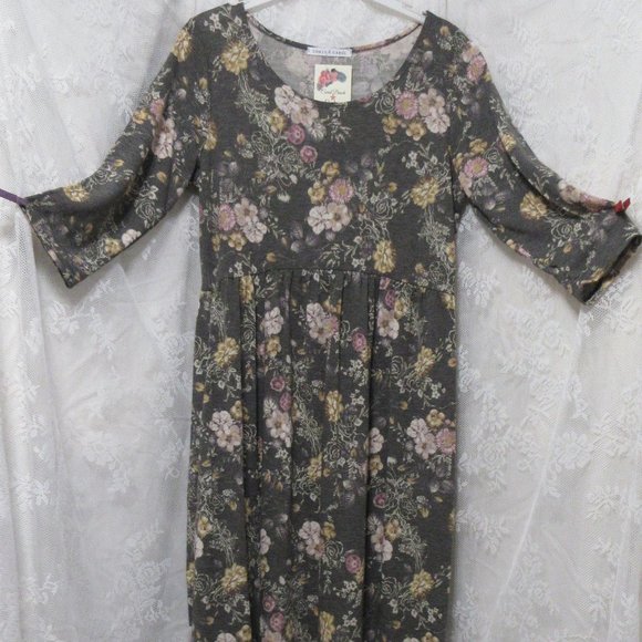 Floral Print Maxi Dress in Charcoal - Picture 5 of 10